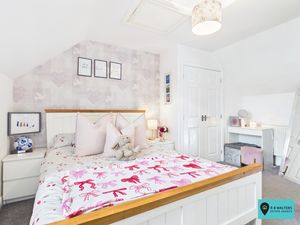 Bedroom- click for photo gallery